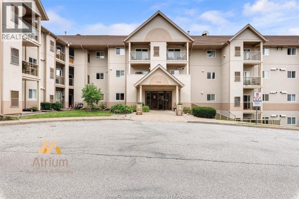 4pc Ensuite bath - 3000 Sandwich Street Unit# 206, Windsor, ON N9C4G3 Photo 4