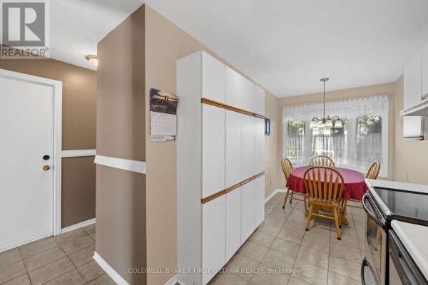 3004 Victoria Heights Crescent, Ottawa, ON K1T3M7 Photo 4