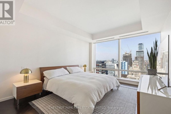 3006 - 180 University Avenue, Toronto, ON M5H0A2 Photo 3