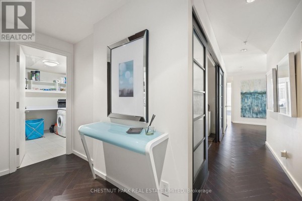 3006 - 180 University Avenue, Toronto, ON M5H0A2 Photo 5