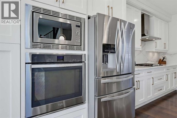2pc Bathroom - 3006 14 Avenue Sw, Calgary, AB T3C0W7 Photo 4