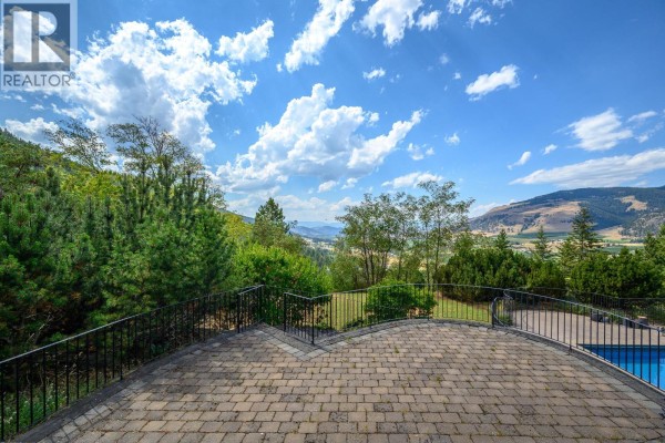 4pc Ensuite bath - 3006 Coachwood Crescent, Coldstream, BC V1B3Y4 Photo 3