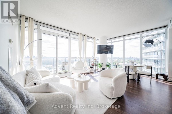 3008 - 121 Mcmahon Drive, Toronto, ON, photo 3
