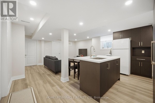 3008 Britannia Road W, Mississauga, ON L5M6K2 Photo 3