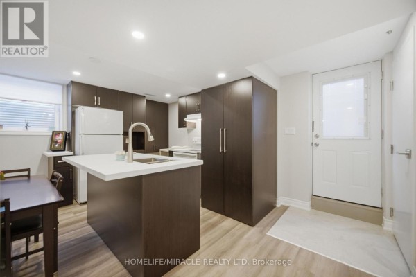 3008 Britannia Road W, Mississauga, ON L5M6K2 Photo 4