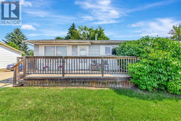 3009 49 Avenue, Lloydminster, SK, photo 2