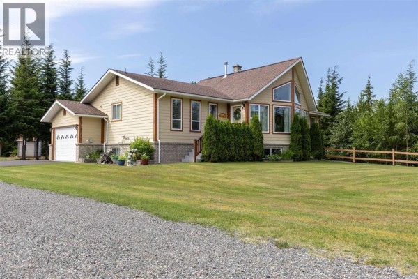 3009 Solomon Way, Terrace, BC, photo 3