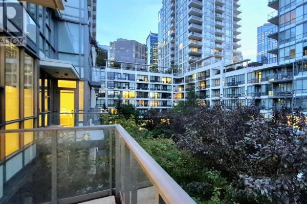 Bedroom - 301, 51 Waterfront Mews Sw, Calgary, AB T2P0X3 Photo 5