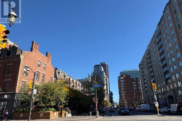 301 - 100 Front Street E, Toronto, ON M5A1E1 Photo 2