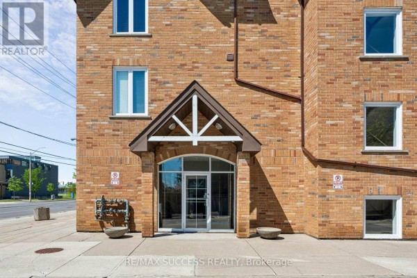 Primary Bedroom - 301 - 1000 Sheppard Avenue W, Toronto, ON M3H2T6 Photo 4