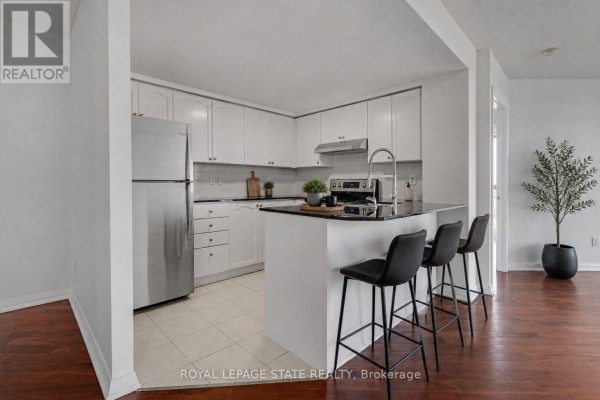 301 - 220 Forum Drive, Mississauga, ON L4Z4K1 Photo 5