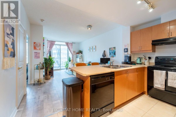 Kitchen - 301 - 28 Byng Avenue, Toronto, ON M2N7H4 Photo 3