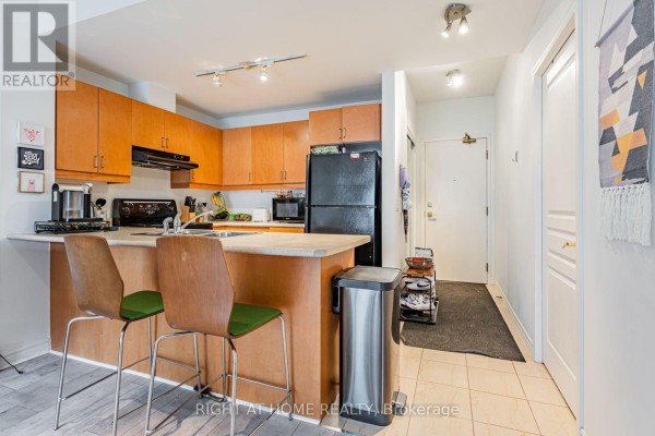 Primary Bedroom - 301 - 28 Byng Avenue, Toronto, ON M2N7H4 Photo 4