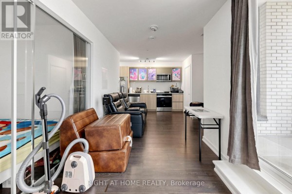 Dining room - 301 - 3100 Keele Street, Toronto, ON M3M0E1 Photo 2