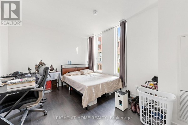 Kitchen - 301 - 3100 Keele Street, Toronto, ON M3M0E1 Photo 3