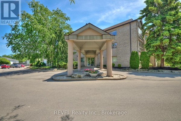 301 - 3364 Montrose Road, Niagara Falls, ON, photo 2