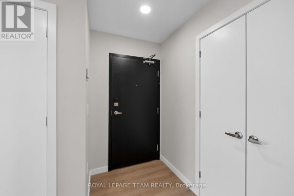 Bedroom 2 - 301 - 370 Athlone Avenue, Ottawa, ON K1Z5M4 Photo 3