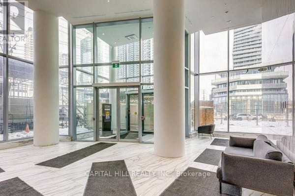 301 - 448 Burnhamthorpe Rd Road W, Mississauga, ON, photo 3