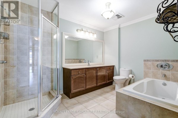 Glass-enclosed shower, double vanity, and soaking tub - 301 - 483 Faith Drive Mississauga