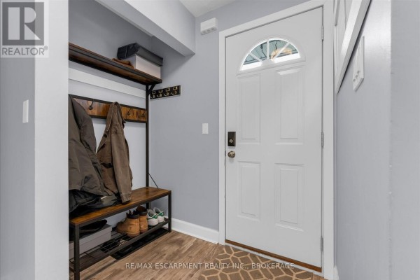 Laundry room - 301 - 5 Viking Court, Grimsby, ON L3M3T8 Photo 4