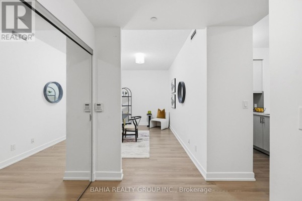 Primary Bedroom - 301 - 6 Eva Road, Toronto, ON M9C0B1 Photo 4
