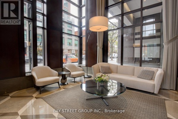 301 - 68 Yorkville Avenue, Toronto, ON M5R3V7 Photo 3