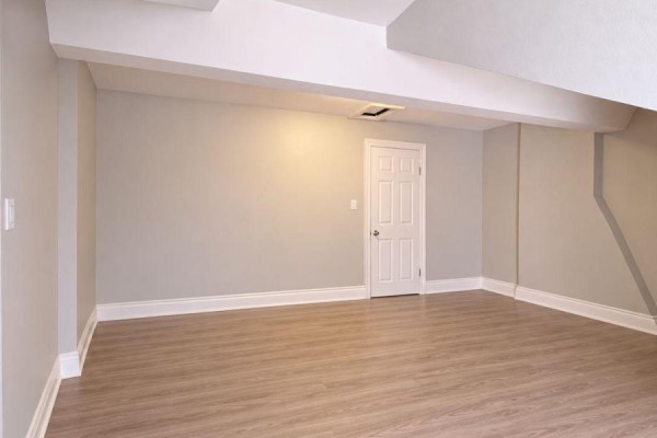 301 - 72 Victoria Avenue S, Hamilton, ON, photo 2