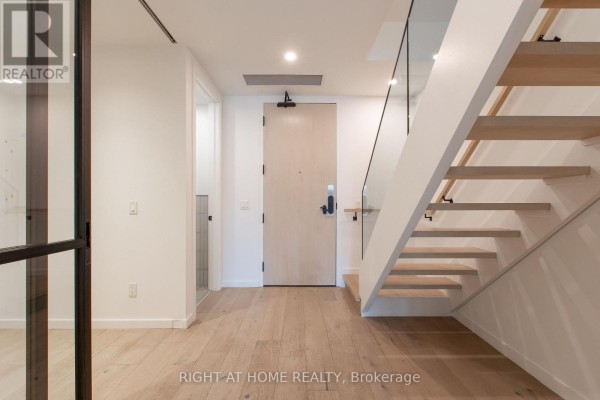 Den - 301 - 778 Queen Street E, Toronto, ON M4M1H4 Photo 2