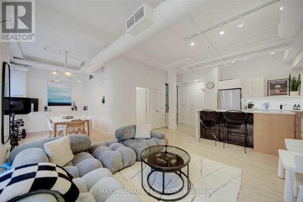 Dining room - 301 - 80 Sherbourne Street, Toronto, ON M5A2R1 Photo 3