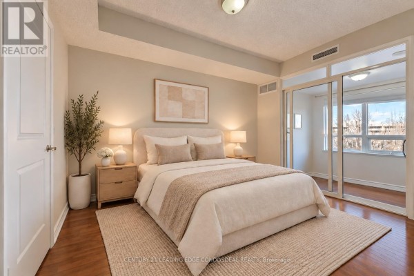 301 - 9235 Jane Street, Vaughan, ON L6A0J8 Photo 5