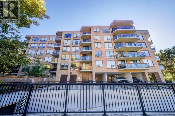 301 - 96 Fifeshire Road, Toronto
