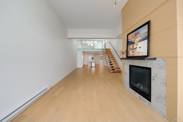 301 1150 Oxford Street, White Rock, BC V4B0B3 Photo 4