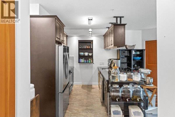 301 11887 Burnett Street, Maple Ridge, BC V2X6P6 Photo 4