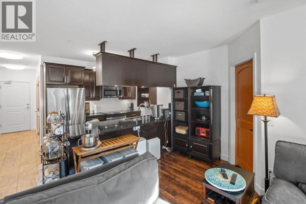 301 11887 Burnett Street, Maple Ridge, BC V2X6P6 Photo 5