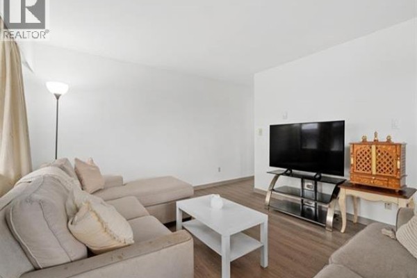 301 11957 223 Street, Maple Ridge, BC V2X5Y4 Photo 4