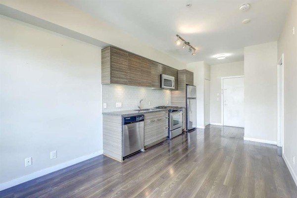 301 13228 Old Yale Road, Surrey, BC V3T0K3 Photo 4