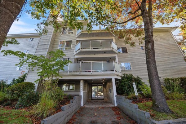 301 13680 84 Avenue, Surrey