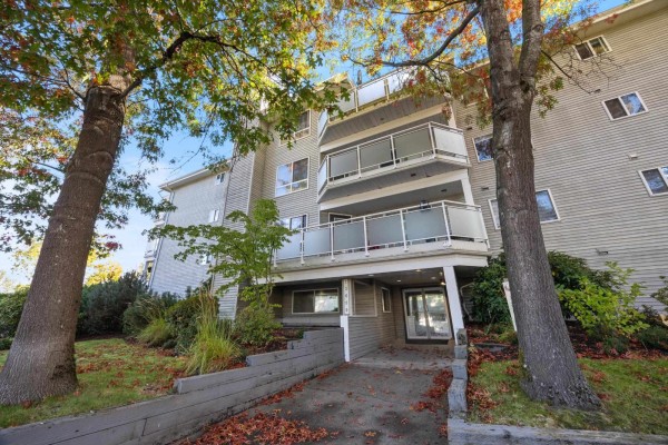 301 13680 84 Avenue, Surrey, BC V3W0T6 Photo 2