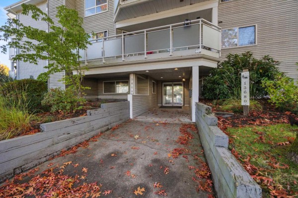 301 13680 84 Avenue, Surrey, BC V3W0T6 Photo 3