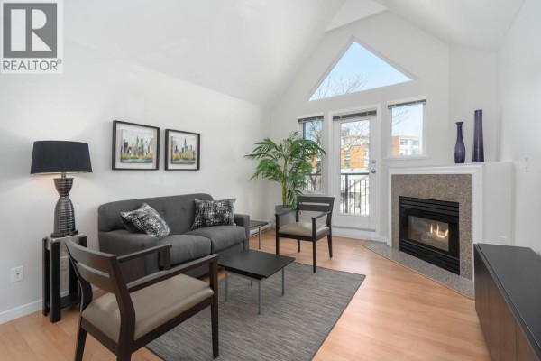301 1928 E 11th Avenue, Vancouver, BC V5N1Z2 Photo 3