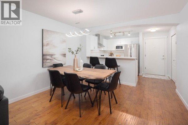 301 2958 Silver Springs Boulevard, Coquitlam, BC V3E2R9 Photo 4