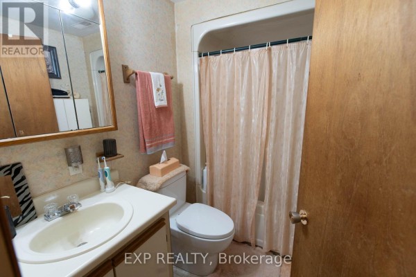 301-303 Fourth Street W, Cornwall, ON K6J2S3 Photo 5
