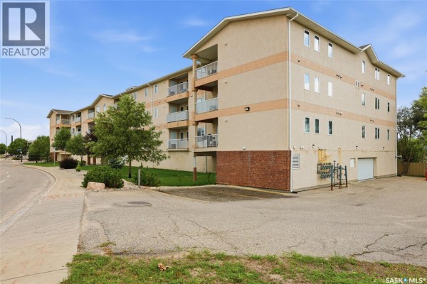Laundry room - 301 3335 Quance Street E, Regina, SK S4V3G4 Photo 3