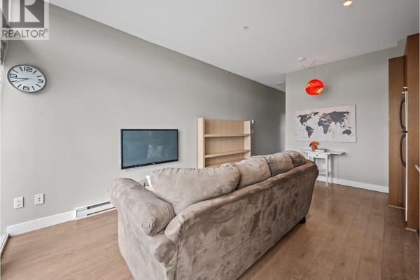 301 4372 Fraser Street, Vancouver, BC V5V4G3 Photo 5