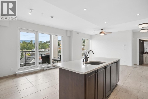 301 4721 Hastings Street, Burnaby, BC V5C2K8 Photo 5