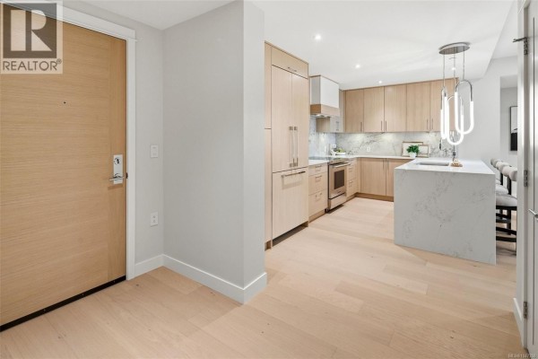 Kitchen - 301 5229 Cordova Bay Rd, Saanich, BC V8Y2L1 Photo 5