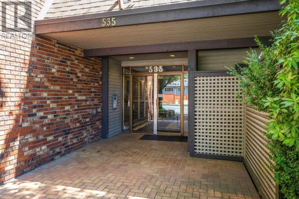 301 535 Blue Mountain Street, Coquitlam, BC V3J4R2 Photo 2