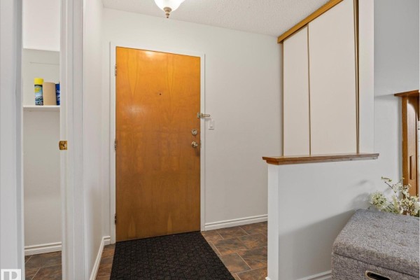 Kitchen - #301 55 Akins Dr Nw, St  Albert, AB T8N3M6 Photo 3