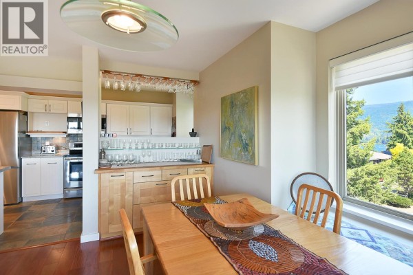 301 5780 Trail Avenue, Sechelt, BC V7Z0K5 Photo 4