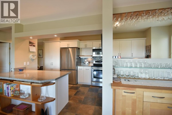 301 5780 Trail Avenue, Sechelt, BC V7Z0K5 Photo 5